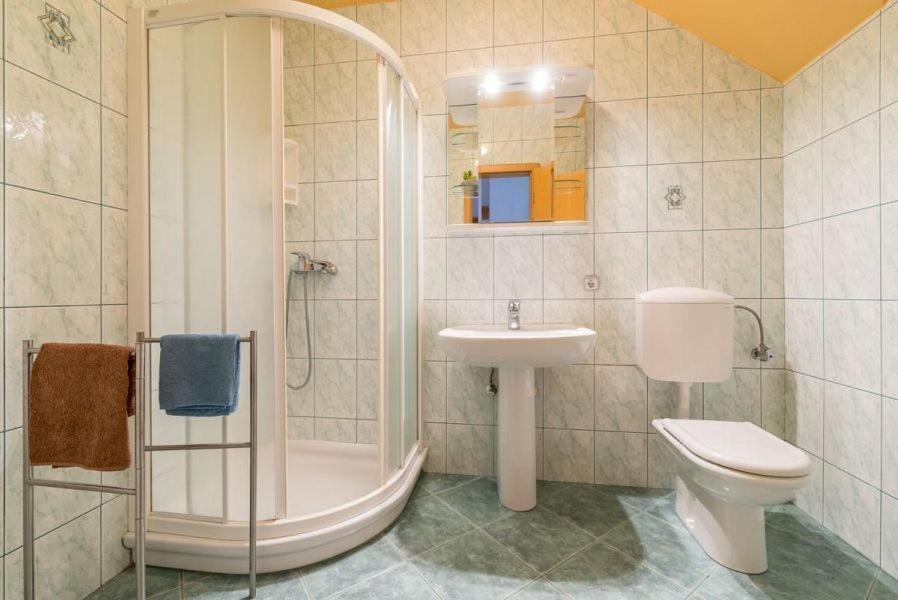 شقة Apartma Jezerci بليد الغرفة الصورة
